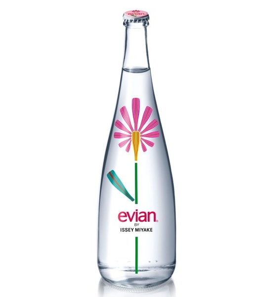 Японский дизайн для Evian